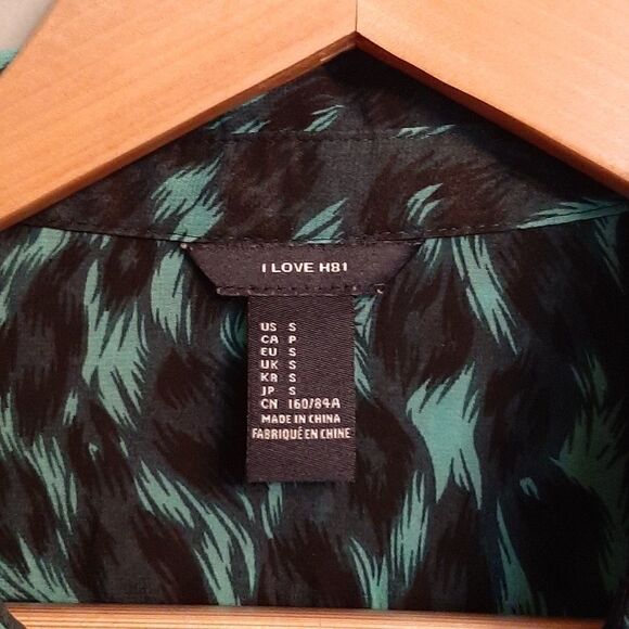 I LOVE H81 Button Down by Forever 21 size Small - Picture 2 of 3